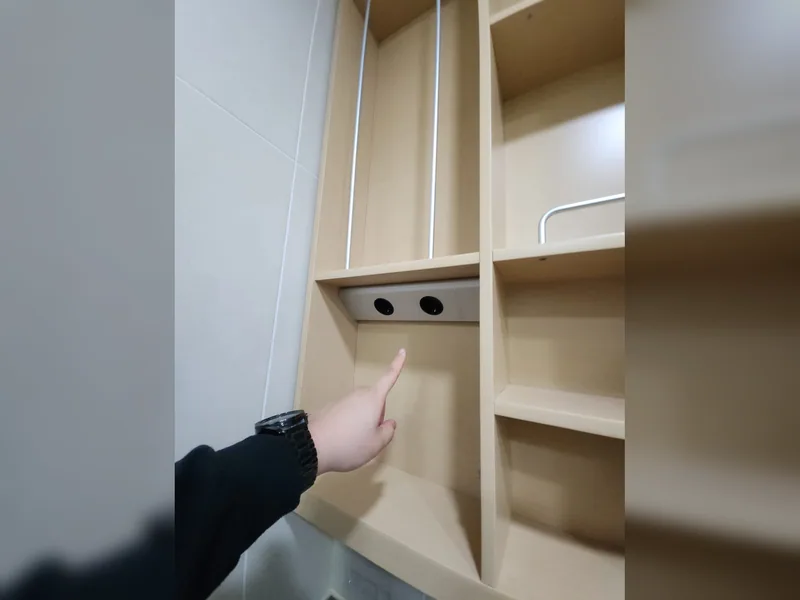 평택시 문, 가구 수리 - 화장실거울장교체 현장 시공 사진 4