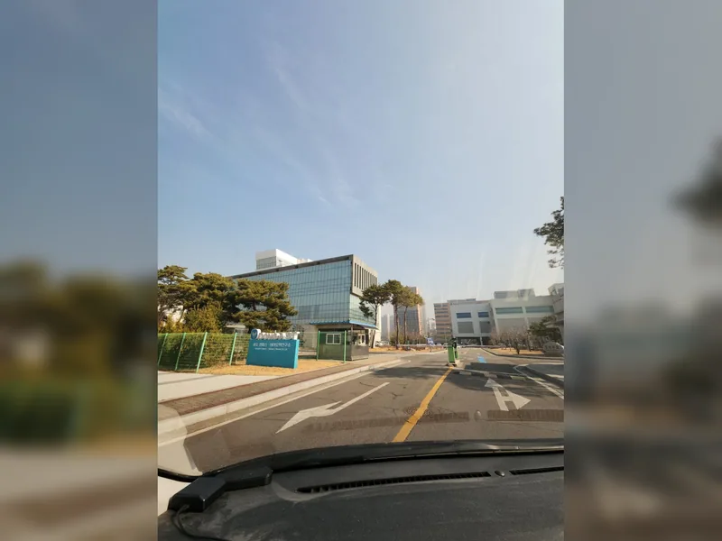 인천 연수구 바닥재 보수 - 방화문대리석걸림 해결 현장 시공 사진 2